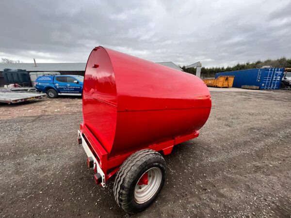NOW SOLD  2000 Litre Slow Tow Bowser With New 12 Volt Pump - Image 6