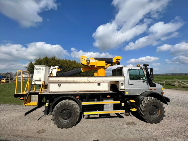 NOW SOLD Mercedes Unimog  Versalift Access Platform - Image 10