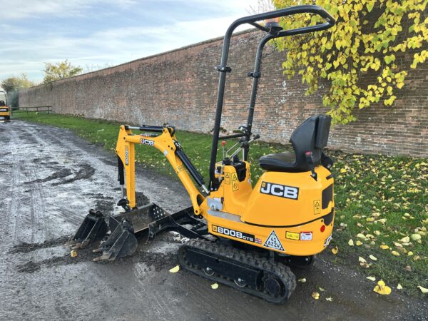 NOW SOLD JCB 8008 Micro Digger  ONLY 39 HOURS FROM NEW !!! - Image 5
