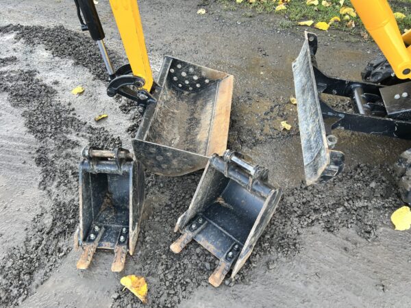 NOW SOLD JCB 8008 Micro Digger  ONLY 39 HOURS FROM NEW !!! - Image 7