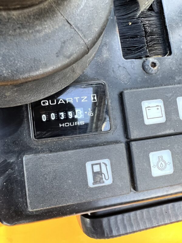 NOW SOLD JCB 8008 Micro Digger  ONLY 39 HOURS FROM NEW !!! - Image 8
