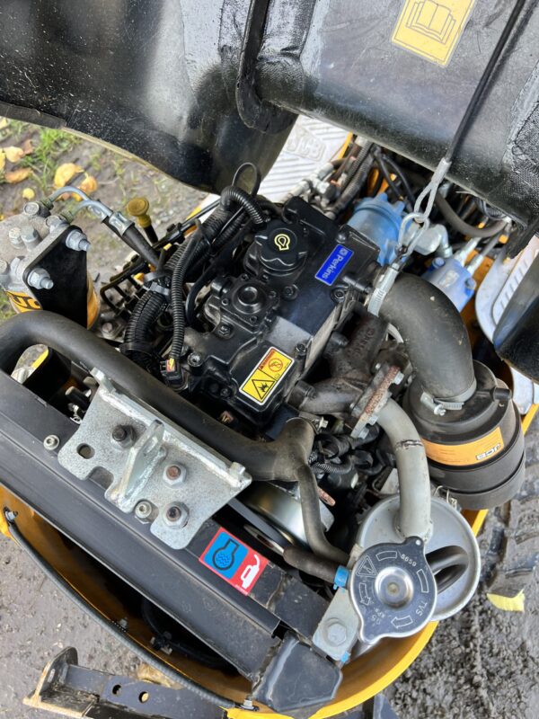 NOW SOLD JCB 8008 Micro Digger  ONLY 39 HOURS FROM NEW !!! - Image 17