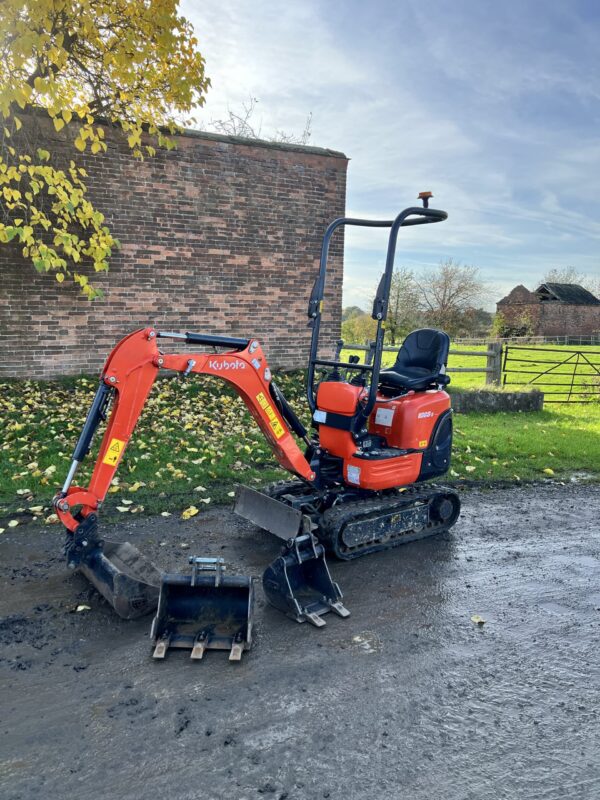NOW SOLD 2021 Kubota 8008-3 Micro Digger - Image 2