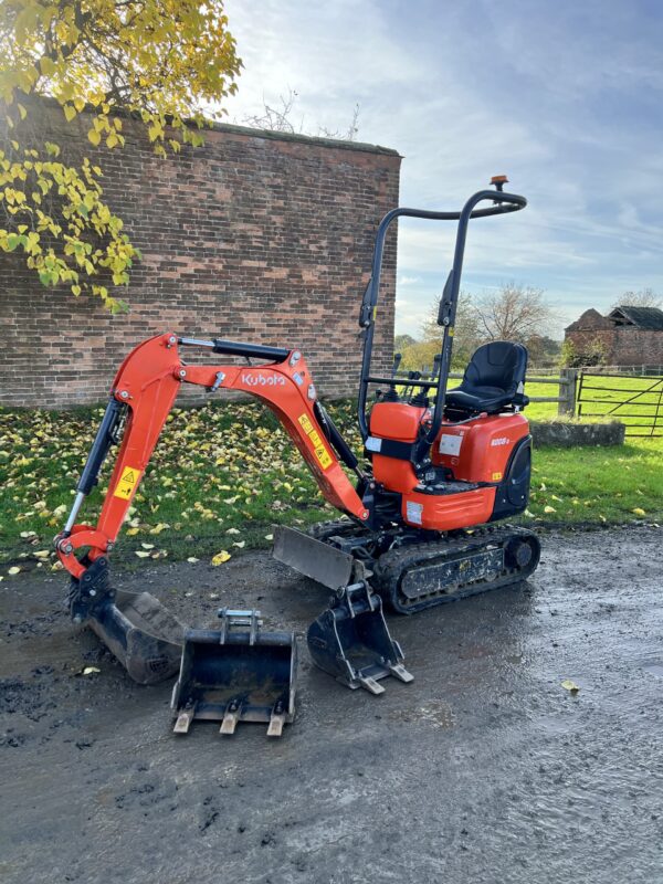 NOW SOLD 2021 Kubota 8008-3 Micro Digger - Image 4