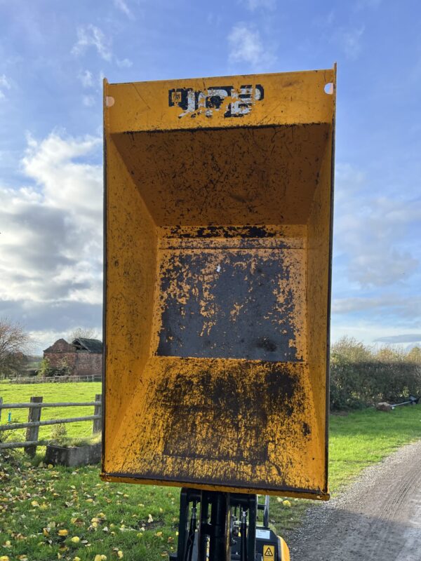 NOW SOLD 2021 JCB HTD-5 Tracked High Tip Dumper - Image 7