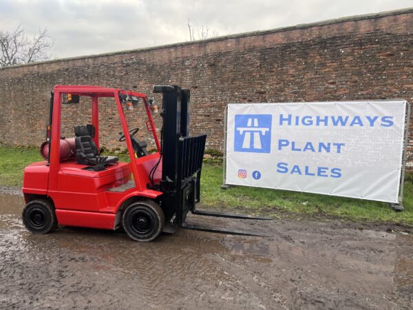 NOW SOLD 2003 Hyster Container Spec Gas  2.5 Ton Forklift - Image 5