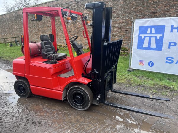 NOW SOLD 2003 Hyster Container Spec Gas  2.5 Ton Forklift - Image 6