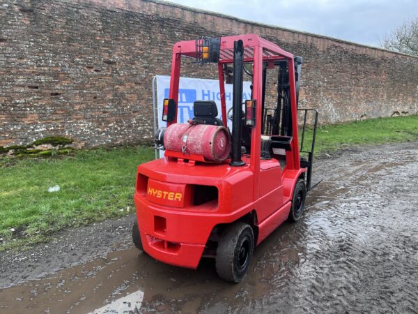 NOW SOLD 2003 Hyster Container Spec Gas  2.5 Ton Forklift - Image 8