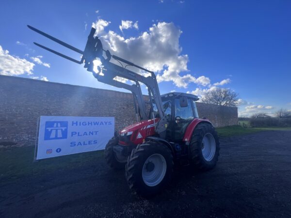 NOW SOLD  Massey 5613 C/W Loader & Hydraulic Pallet Tines No VAT ! - Image 15