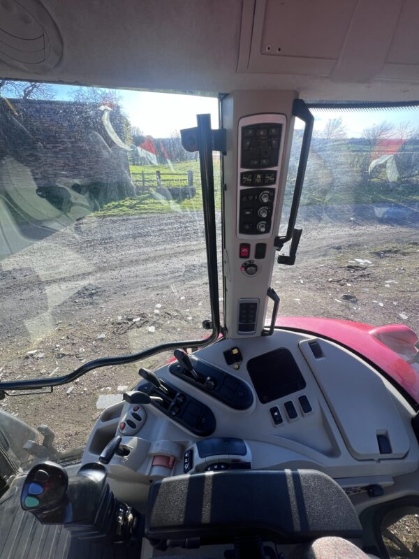 NOW SOLD  Massey 5613 C/W Loader & Hydraulic Pallet Tines No VAT ! - Image 4