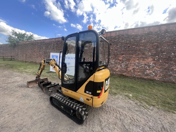 NOW SOLD - 2018 CAT 301.4  1.4 Ton Mini Digger Excavator - (Just 800 Hours !) - Image 9