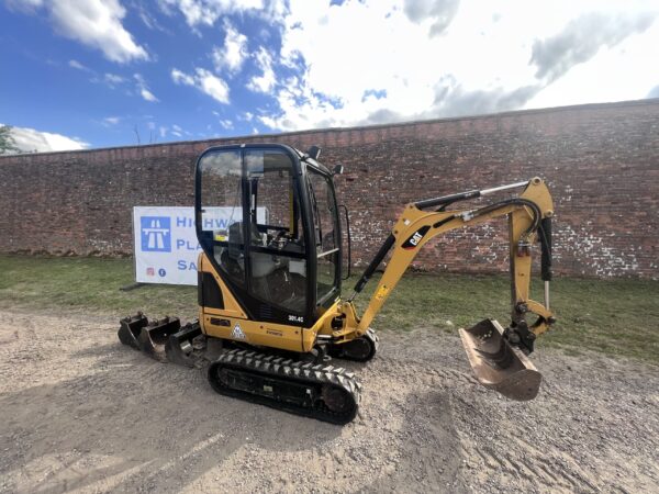 NOW SOLD - 2018 CAT 301.4  1.4 Ton Mini Digger Excavator - (Just 800 Hours !) - Image 6