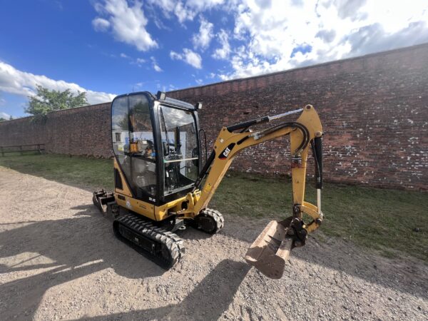 NOW SOLD - 2018 CAT 301.4  1.4 Ton Mini Digger Excavator - (Just 800 Hours !) - Image 4