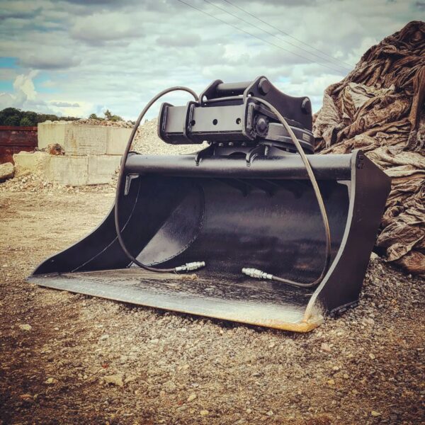JB Equipment Rotating 360° Tonne Scandinavian Excavator Grading Buckets - Image 4