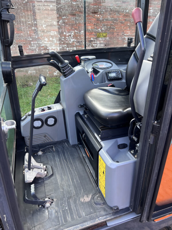 NOW SOLD - 2020 Doosan DX19  1.9 Ton Mini Digger Excavator  (Just 400 Hours !) - Image 9