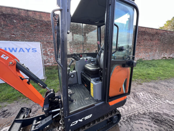 NOW SOLD - 2020 Doosan DX19  1.9 Ton Mini Digger Excavator  (Just 400 Hours !) - Image 12