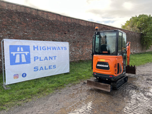 NOW SOLD - 2020 Doosan DX19  1.9 Ton Mini Digger Excavator  (Just 400 Hours !) - Image 3