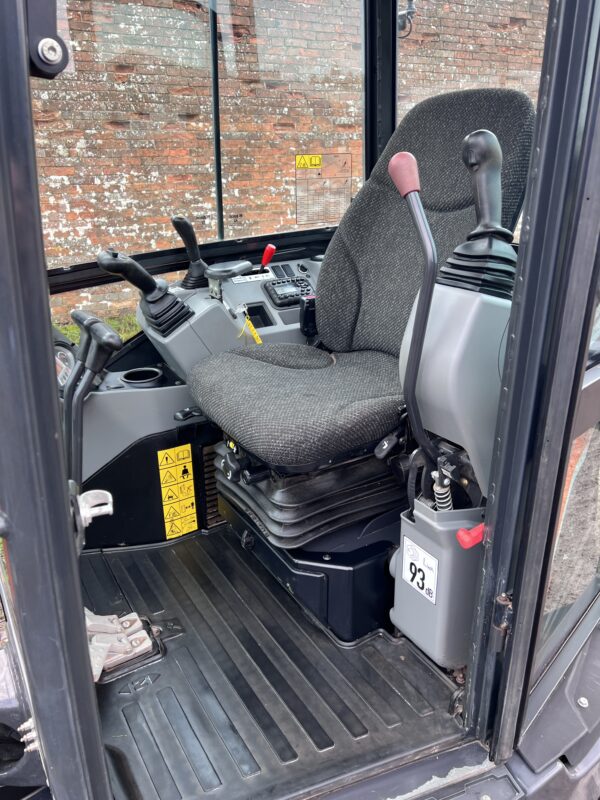NOW SOLD - 2021 Doosan DX27  2.7 Ton Mini Digger Excavator   Just 700 Hours ! - Image 11