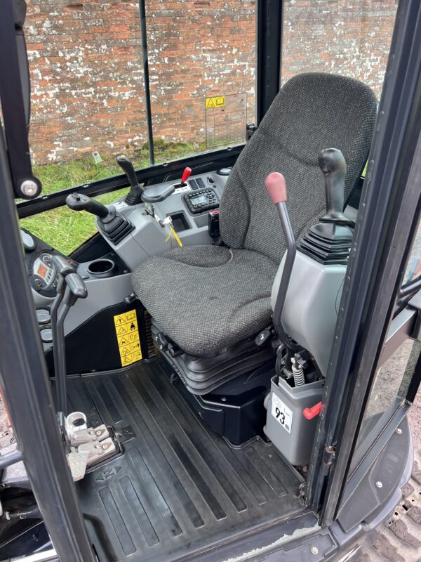 NOW SOLD - 2021 Doosan DX27  2.7 Ton Mini Digger Excavator   Just 700 Hours ! - Image 10