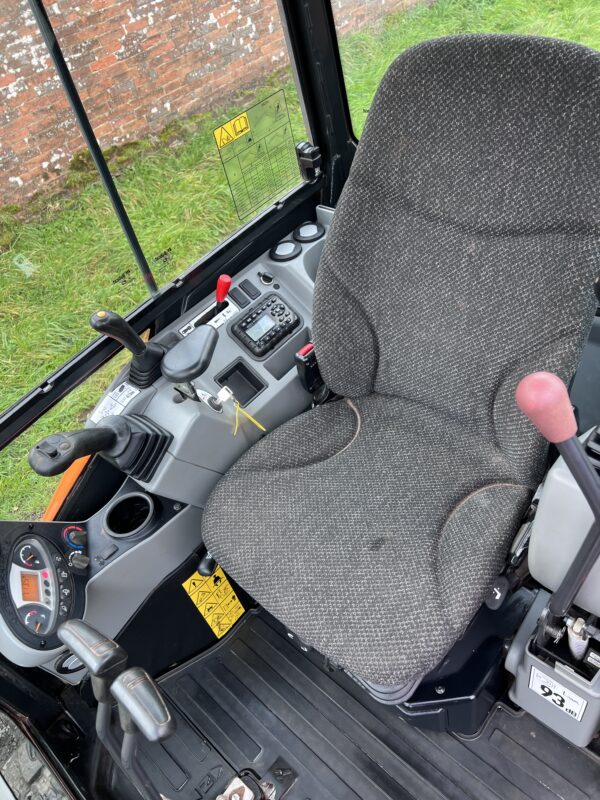 NOW SOLD - 2021 Doosan DX27  2.7 Ton Mini Digger Excavator   Just 700 Hours ! - Image 8