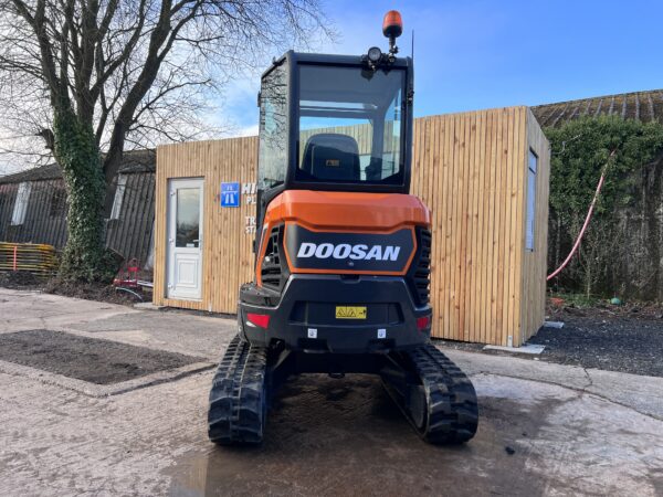 NOW SOLD - 2021 Doosan DX27  2.7 Ton Mini Digger Excavator   Just 700 Hours ! - Image 3