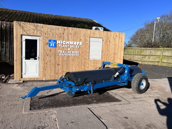 NOW SOLD - Brand New Fleming 12 Foot End Tow Roller - Image 2