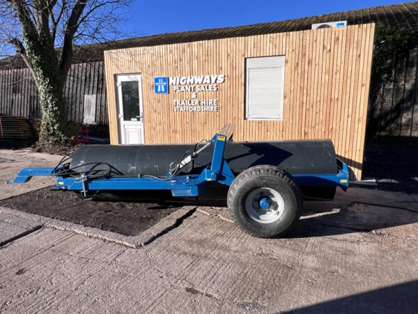 NOW SOLD - Brand New Fleming 12 Foot End Tow Roller - Image 3