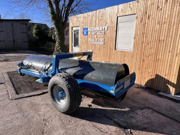 NOW SOLD - Brand New Fleming 12 Foot End Tow Roller - Image 4