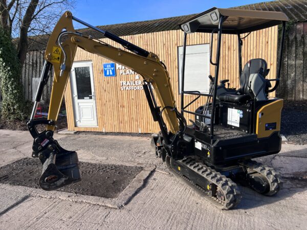 2022 SANY SY16 Canopy Excavator  Just 140 Hours - Image 7