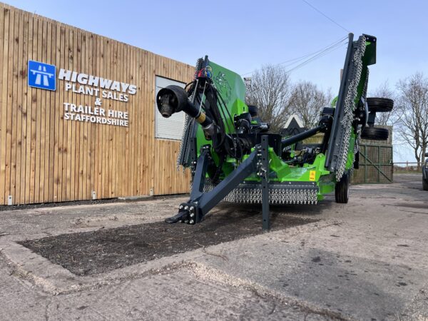 2024 Brand New Razorback RT500 Rotary Batwing Mower - Image 7
