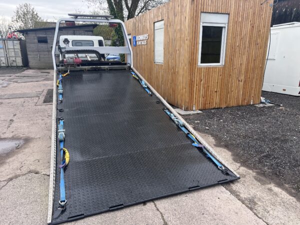 NOW SOLD 7.5 Ton Mitsubishi Canter Tilt And Slide Recovery Truck With Spec Lift - Image 9