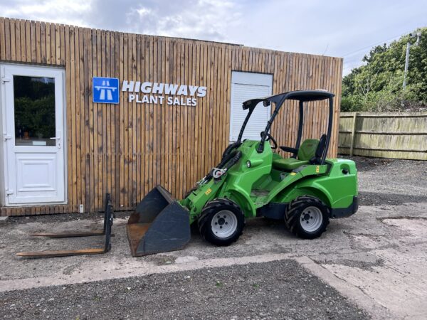 NOW SOLD - Avant 528 Articulated Wheeled Loader - Image 3