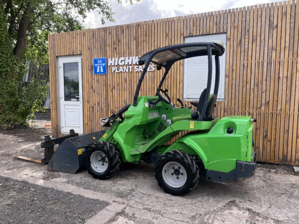 NOW SOLD - Avant 528 Articulated Wheeled Loader - Image 4
