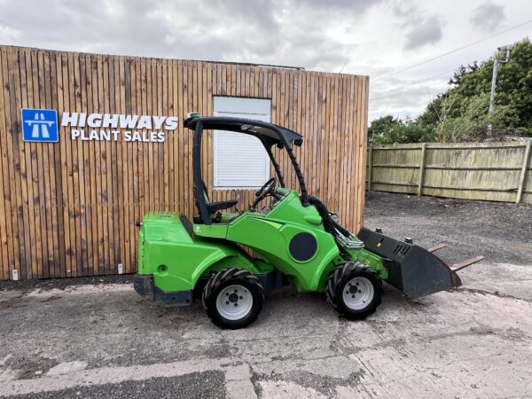 NOW SOLD - Avant 528 Articulated Wheeled Loader - Image 7