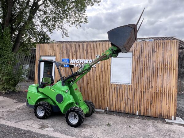 NOW SOLD - Avant 528 Articulated Wheeled Loader - Image 8