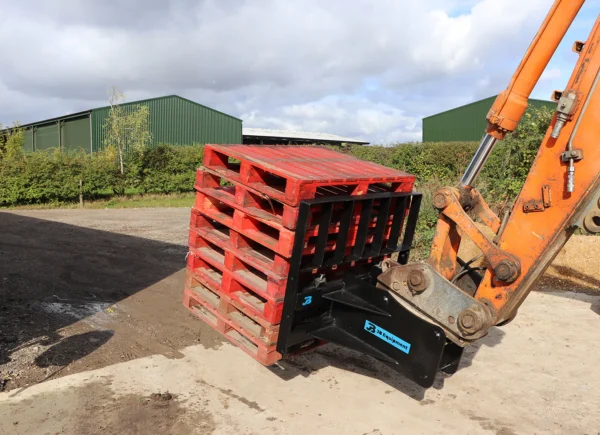 JB Equipment Heavy Duty Excavator Pallet Forks - Image 7