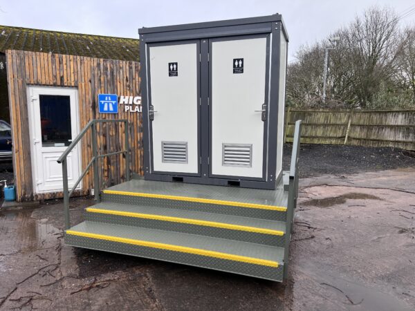 New Unused 1+1 Mains Portable Double Toilet Block - Image 7