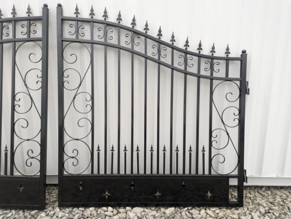 Steel Gates - 14ft Wide - Image 4