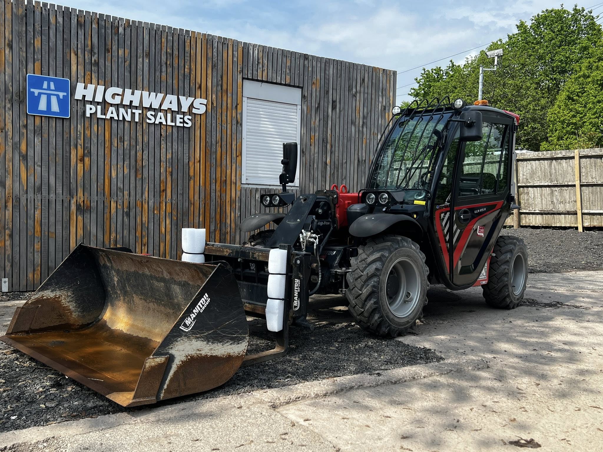2023 Manitou ULM 415 H Comfort Compact Telehandler