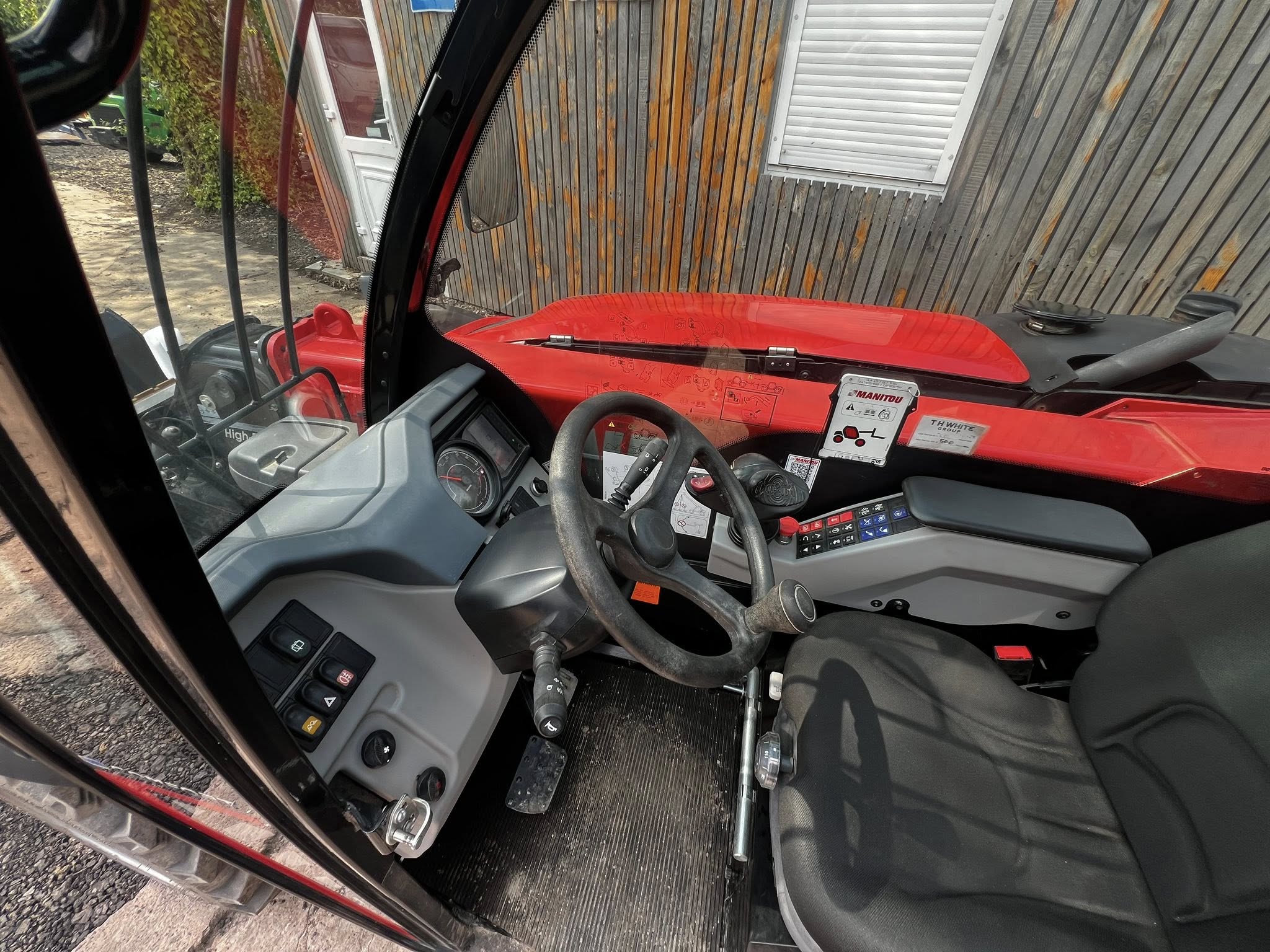 2023 Manitou ULM 415 H Comfort Compact Telehandler - Image 10